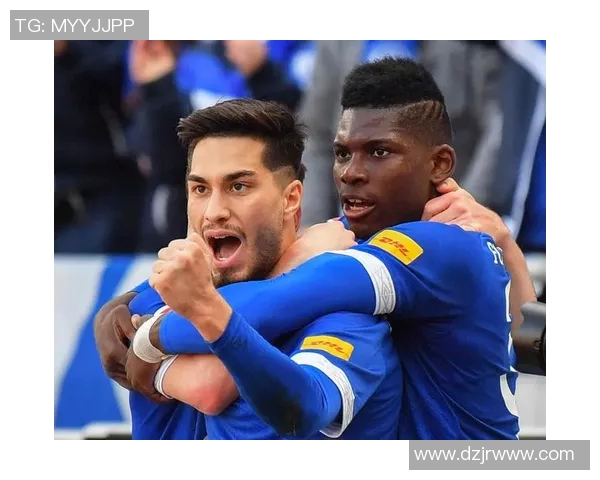 沙尔克04豪取德甲胜利,轻取汉诺威队强势表现势不可挡 沙尔克04豪取德甲胜利,轻取汉诺威队强势表现势不可挡